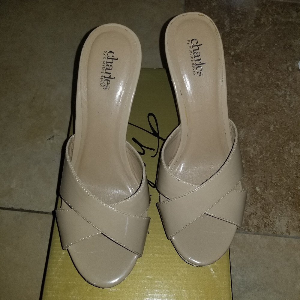 Nude wedges